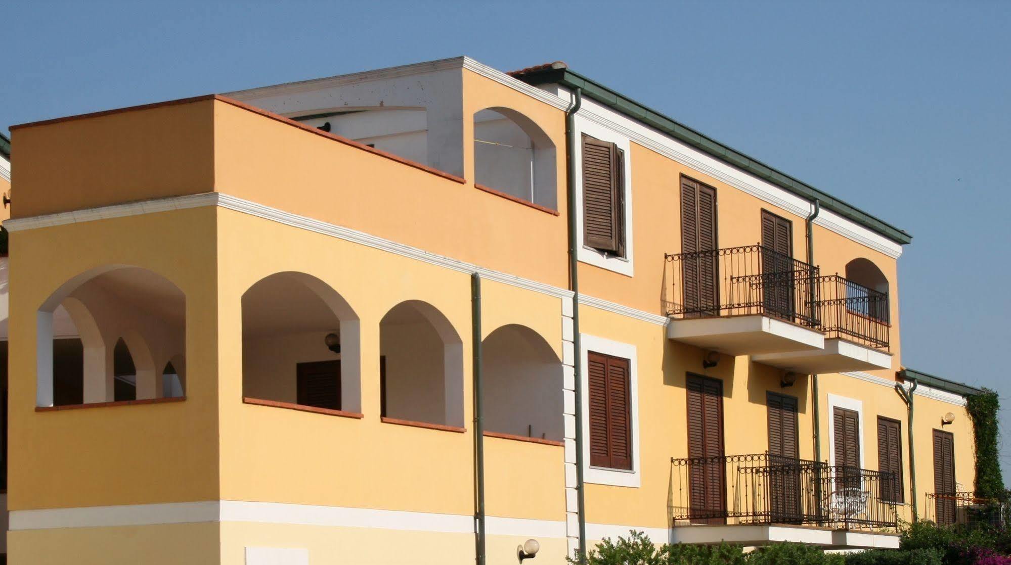 Residence Le Pavoncelle Santa Teresa Gallura Ngoại thất bức ảnh