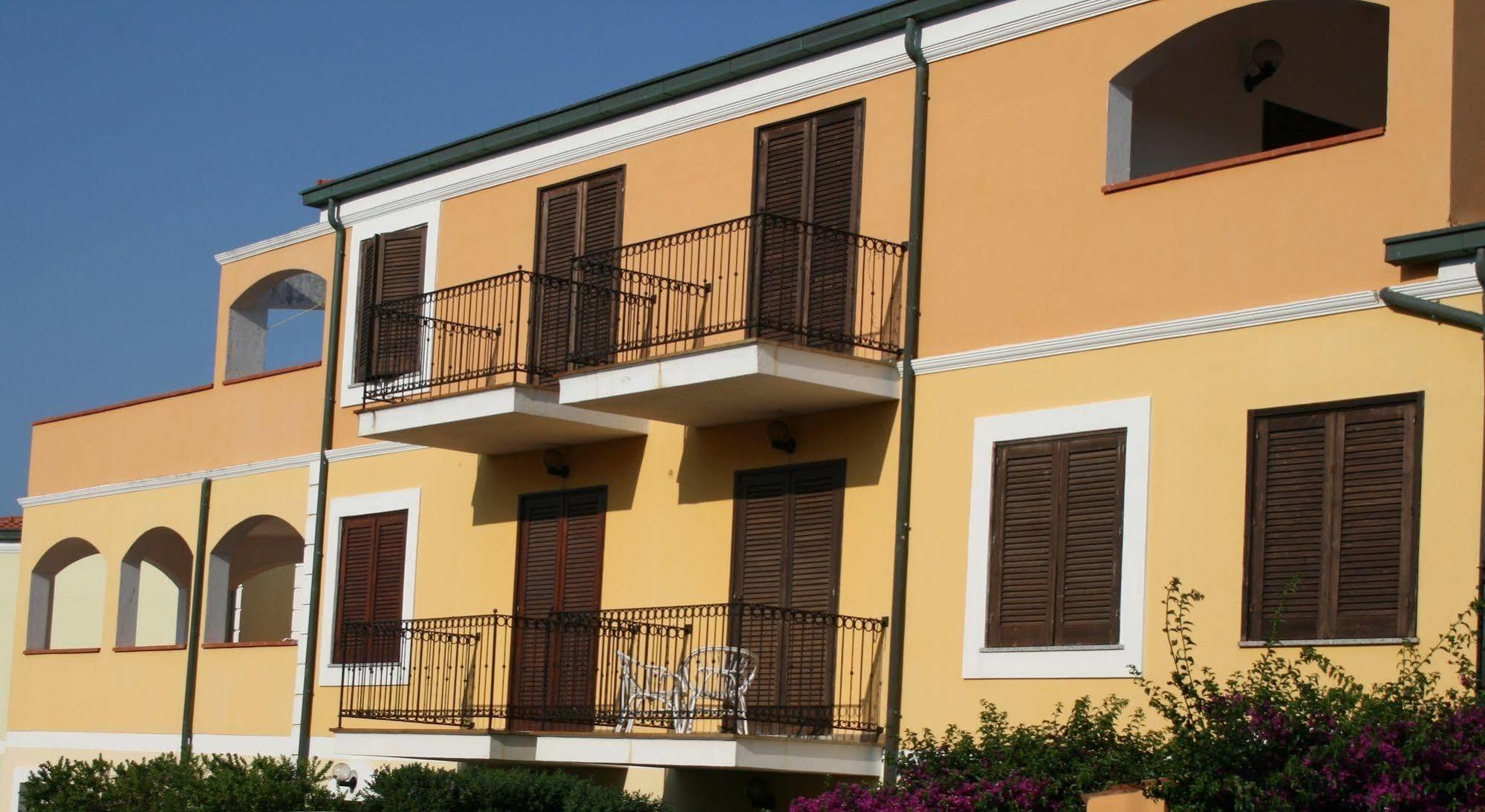 Residence Le Pavoncelle Santa Teresa Gallura Ngoại thất bức ảnh