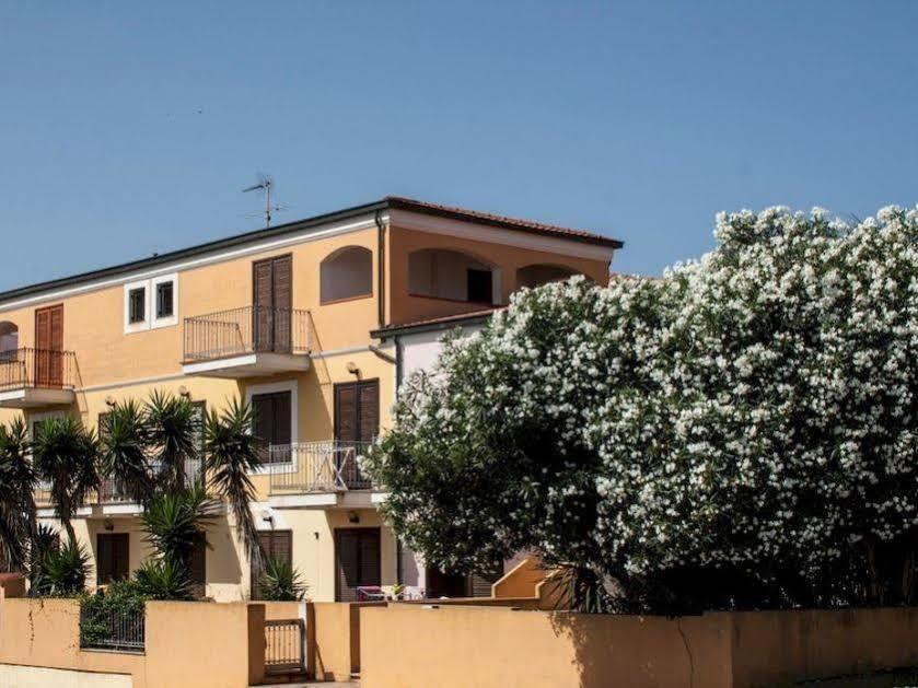Residence Le Pavoncelle Santa Teresa Gallura Ngoại thất bức ảnh